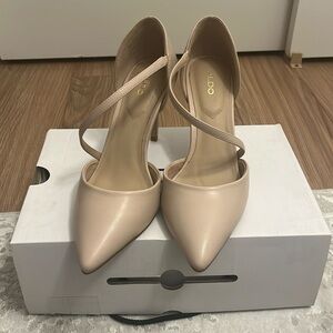 ALDO nude, pointed toe, mid-heel pumps, in a size 8.5